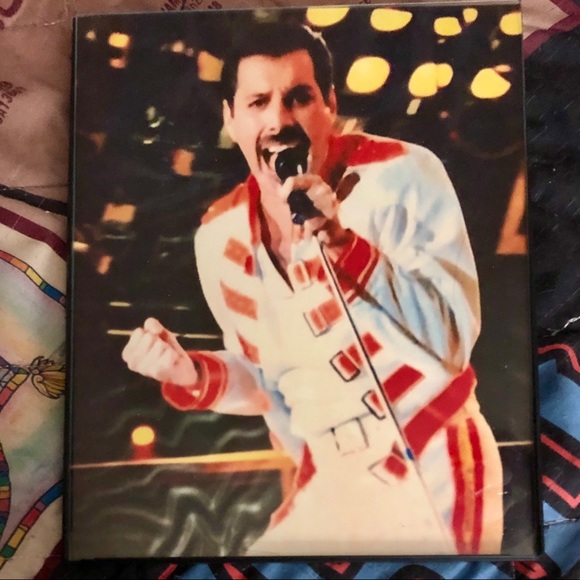 FREDDIE MERCURY Accessories - FREDDIE MERCURY ONSTAGE 8X10 Framed Photo MAGIC TOUR 1986